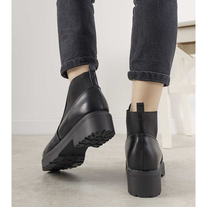 Classici stivali neri con elastico Santacruz nero 1