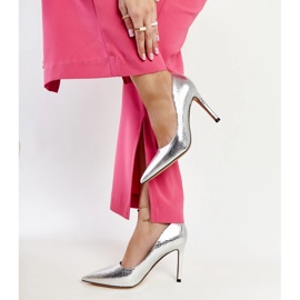 Tacchi a spillo da vino in vernice argento 1