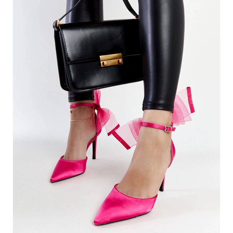 Scarpe con tacco rosa scuro con fiocco di Ilaysa 1