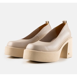 Décolleté con tacco alto in pelle beige di Karino 1