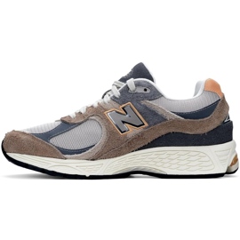 Scarpe New Balance M2002REJ marrone 1