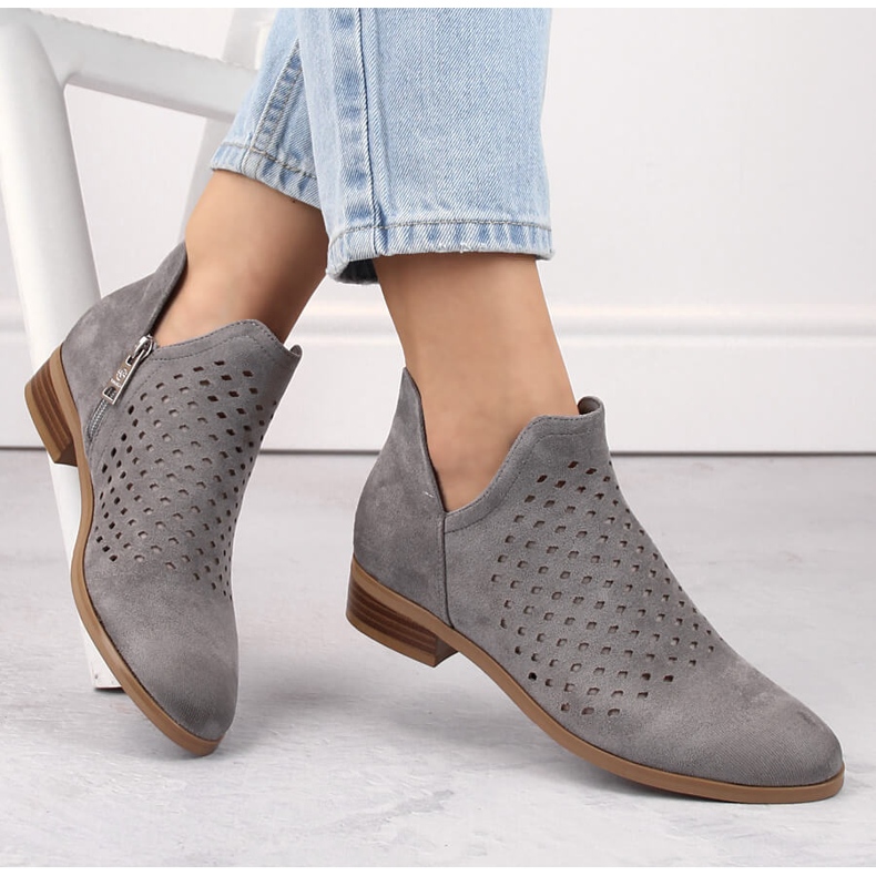 Stivaletti da donna in camoscio con cut-out, grigio Vinceza 58240 1