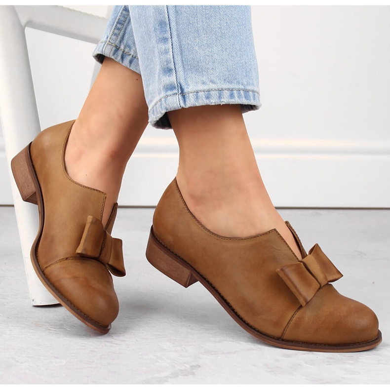 Scarpe slip-on da donna in pelle marrone di Dolce Pietro 1