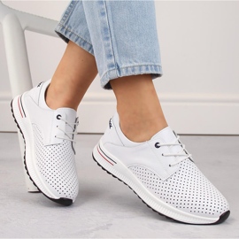 Scarpe sportive da donna in pelle traforata, bianche, Filippo DP6022 bianco 1