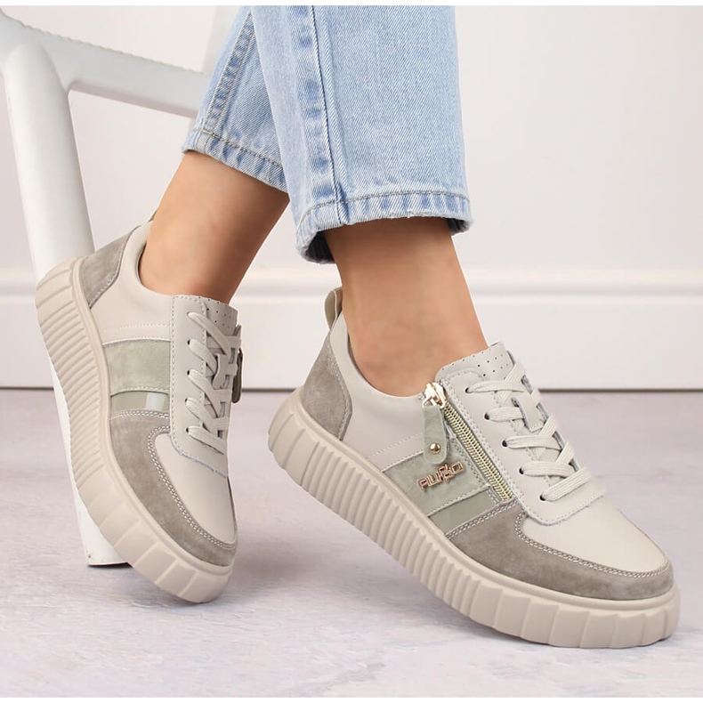 Scarpe da donna in pelle beige sulla piattaforma Filippo DP6121 1