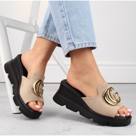 Ciabatte con zeppa in camoscio beige da donna Vinceza 58295 1