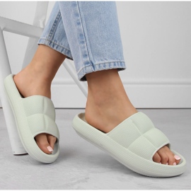 Ciabatte da donna verde chiaro Vinceza 76052 1