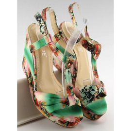 Sandali con zeppa in raso 903 verde 1