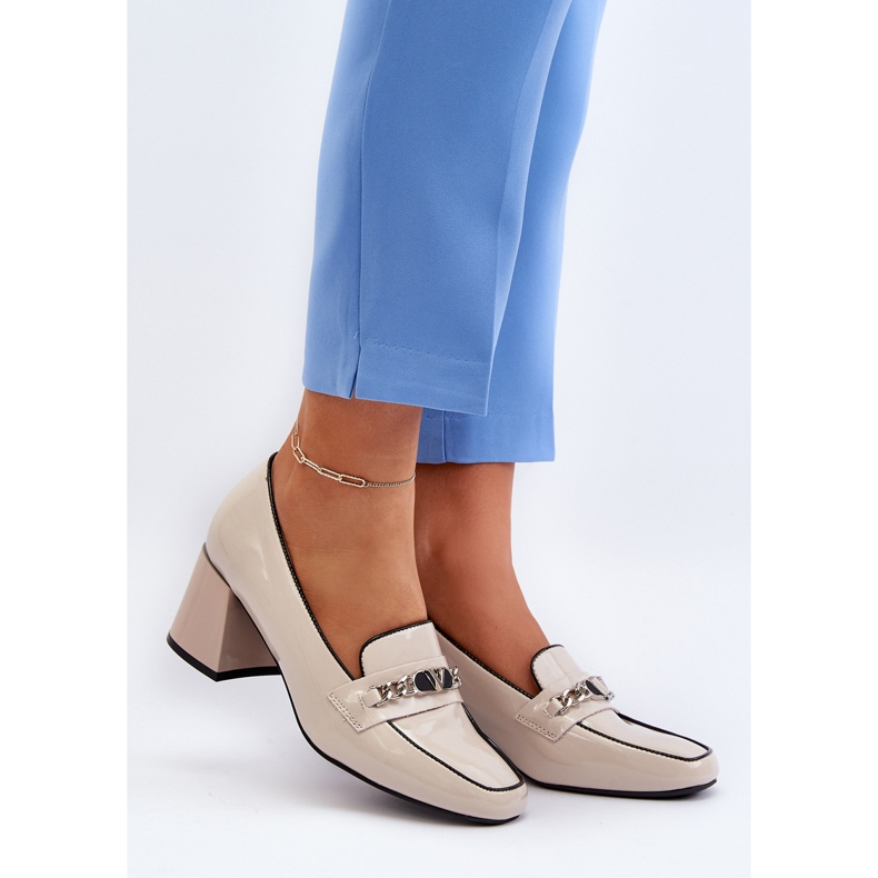 Vinceza Décolleté laccate a tacco basso con decorazione di semi di papavero beige 1