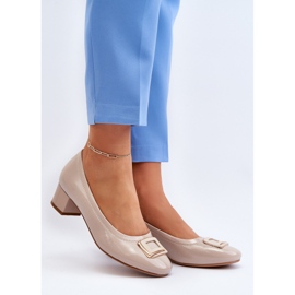 Vinceza Décolleté in vernice su blocco con decoro, Beige Enollia 2
