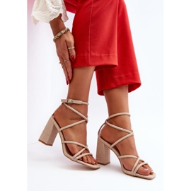 Sandali beige Herfiana con tacco alto e cinturini 1