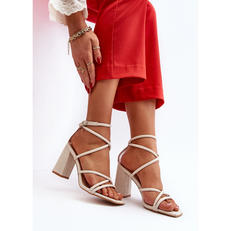 Sandali Herfiana color nude con tacco alto e cinturini beige 1