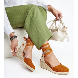 Espadrillas stringate marroni con zeppa Blagica marrone 1