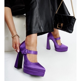 Décolleté viola con tacco alto di Mikea 1