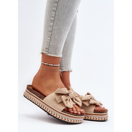 Infradito da donna beige su una piattaforma con fiocco Evatria 2