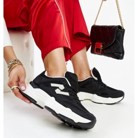 Sneaker nere con massiccia suola Gergely nero 1