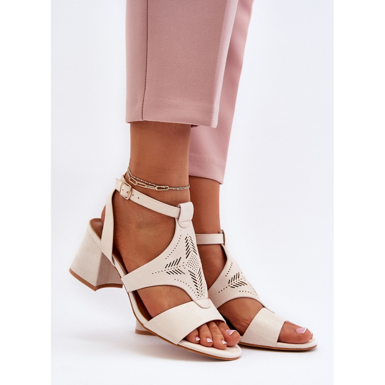 Sandali beige con tacco basso Eleriva 2