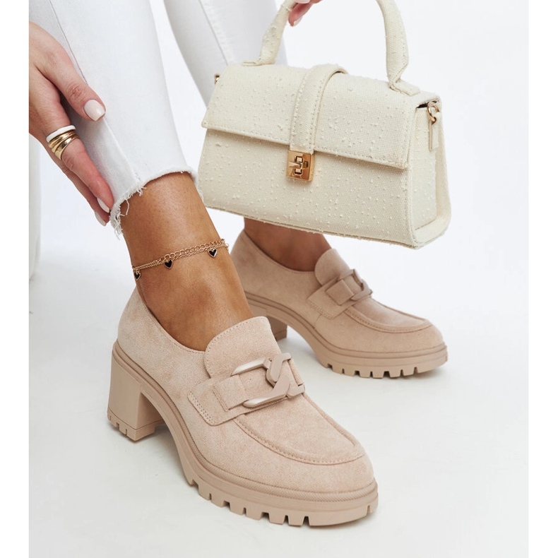Scarpe beige con inserto in pelle di Vinceza 1
