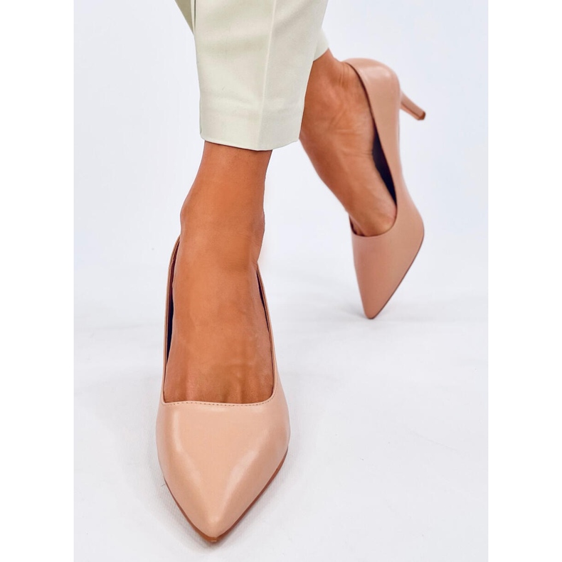 Décolleté con tacco basso Greave Nude beige 1