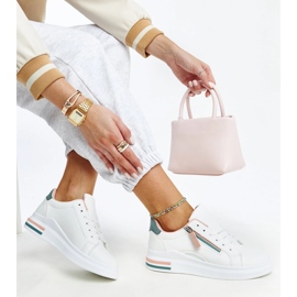 Scarpe bianche con inserti rosa e verdi Anaunia bianca 1