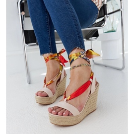 Sandali con zeppa stringati beige di Aziza 1