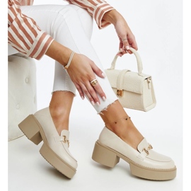 Scarpe con tacco in ecopelle beige di Vinceza 1