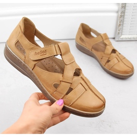 Scarpe comode da donna in pelle traforate con velcro, marrone Helios 423.07 beige 1