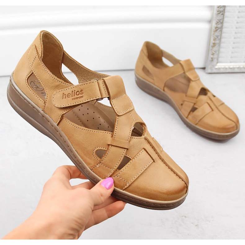 Scarpe comode da donna in pelle traforate con velcro, marrone Helios 423.07 beige 1