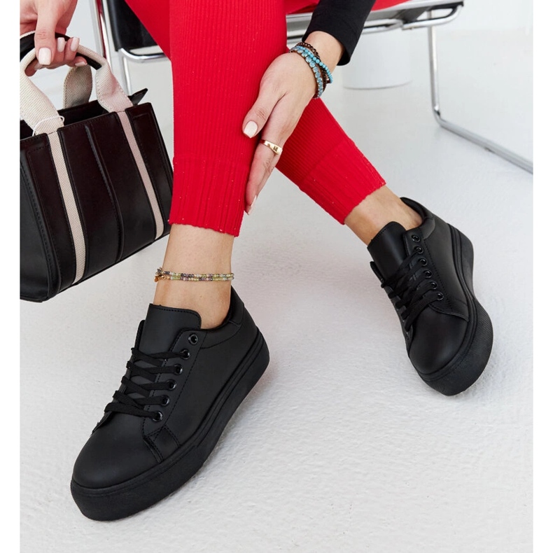Sneakers nere con suola spessa Ruta nero 1
