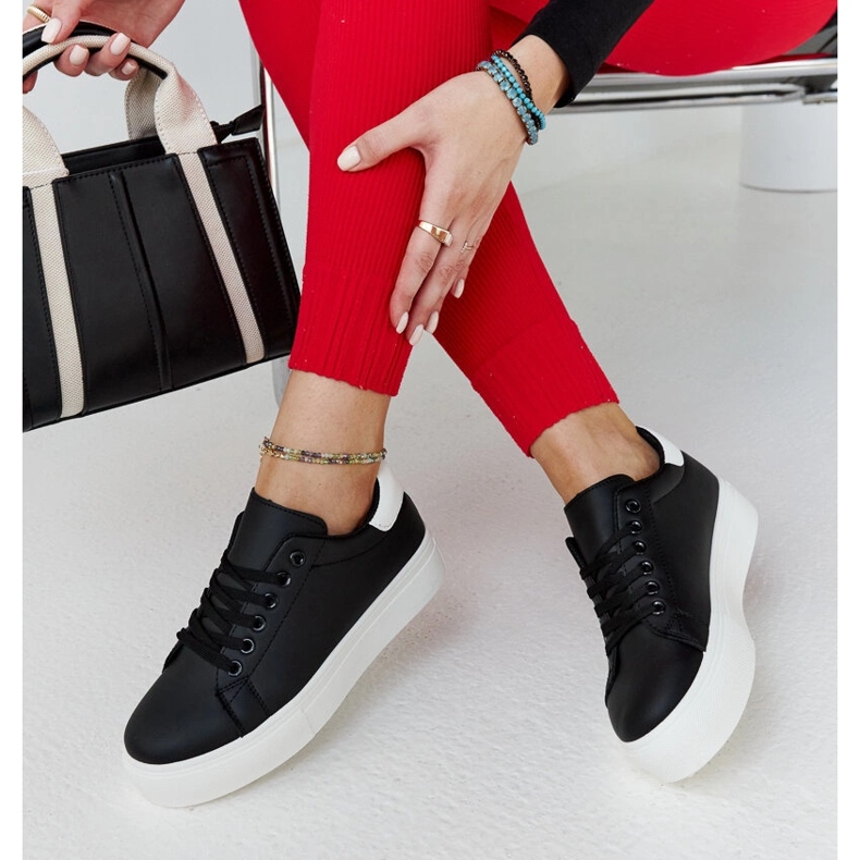 Sneakers nere con suola spessa Ruta nero 1