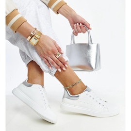 Sneakers bianche con plateau Ariam bianco 1
