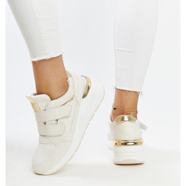 Sneakers con zeppa beige con chiusura in velcro di Orly 1
