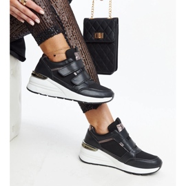 Sneakers nere con zeppa con chiusura in velcro di Orly nero 1
