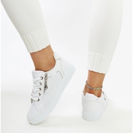 Scarpe sportive bianche decorate con traforatura Chiusi bianca 1