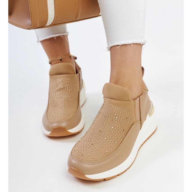 Sneakers Ashleey con zeppa marrone con strass 1