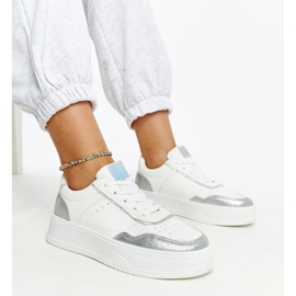 Sneakers bianche e argento con spessa suola Rumai bianco 1