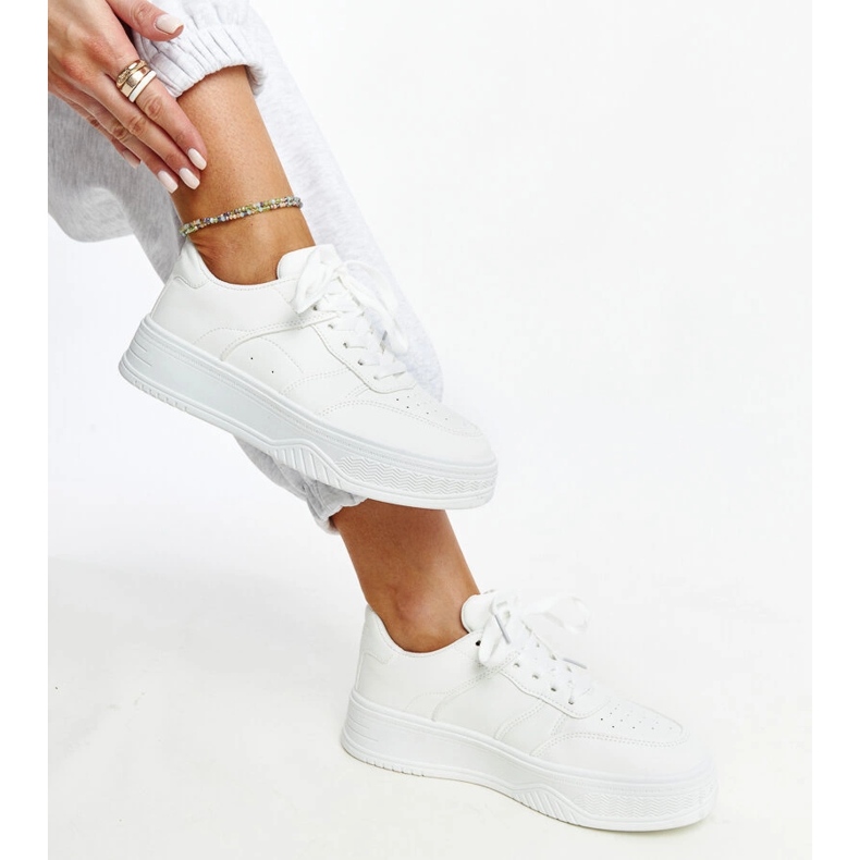 Sneaker bianche con suola spessa di Rafida bianca 2