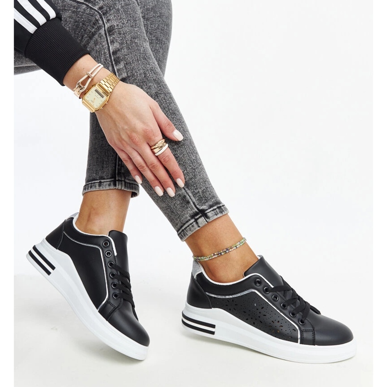 Sneakers nere traforate con glitter Zorka nero 2