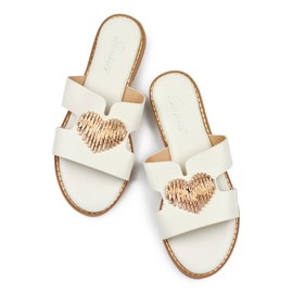 Infradito da donna bianche con cuore decorativo bianco 1
