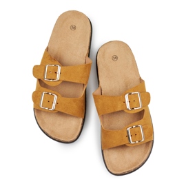 Ciabatte da donna color caramello con due fibbie marrone 1