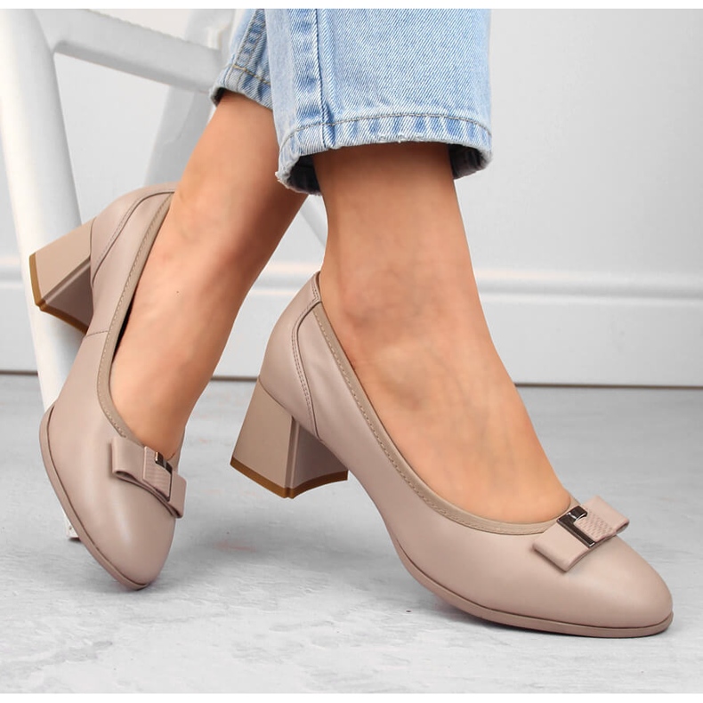 Scarpe da donna in pelle beige con tacco decorativo, Filippo DP6178 1