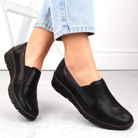 Scarpe slip-on comode da donna in pelle, nere Helios 350.015.011 nero 1