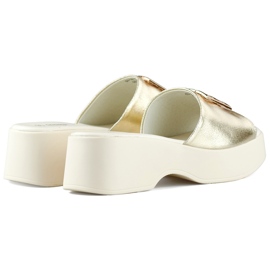 Infradito dorate, eleganti, comode e con suola spessa d'oro 1