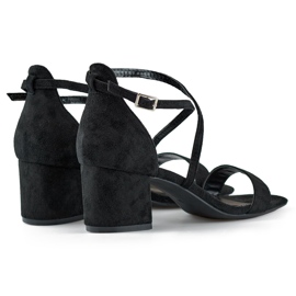 Sandali da donna bassi in camoscio nero con tacco e cinturini 1