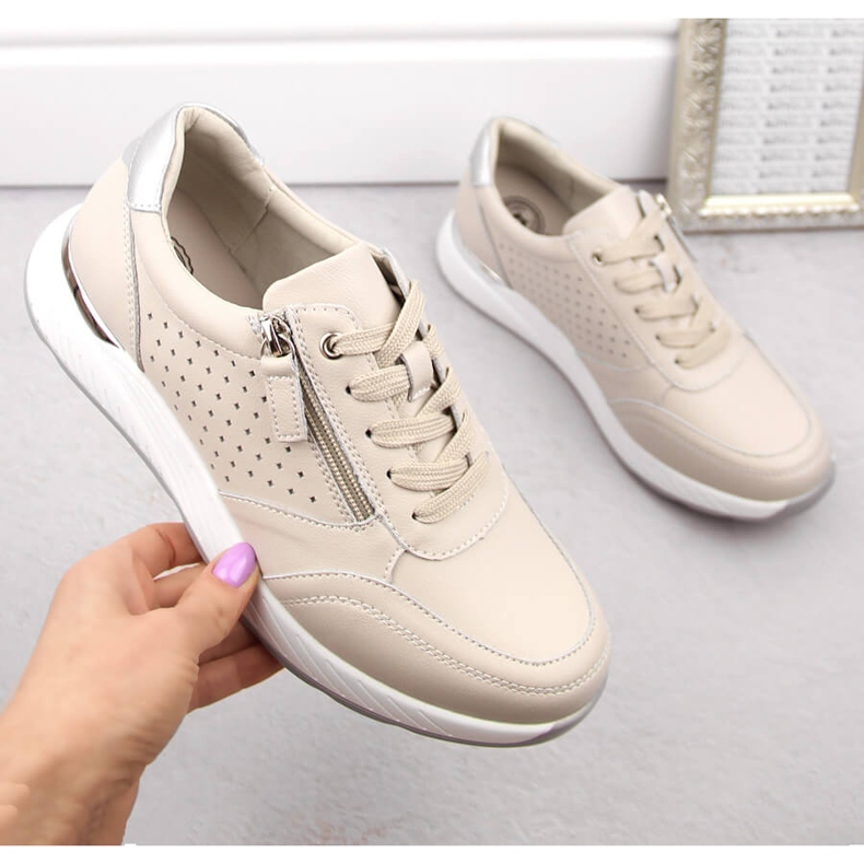 Scarpe sportive da donna in pelle beige eVento 7110 1