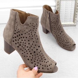 Stivaletti traforati da donna in camoscio marrone Jezzi ASA169-11 1