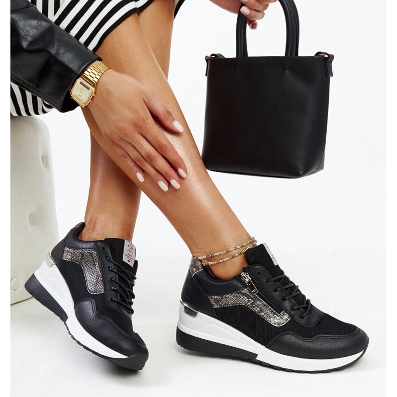 Sneakers con zeppa nere da donna di Cross Jeans nero 1