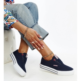 Sneakers da donna blu navy con suola spessa, Cross Jeans 1