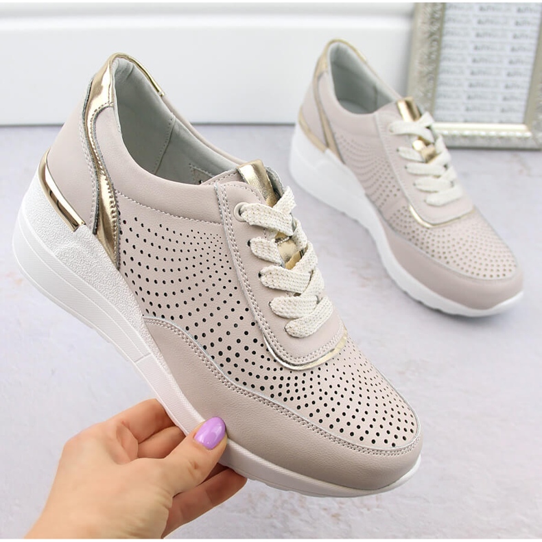 Scarpe sportive con zeppa da donna in pelle, comode, beige S.Barski LR725 1