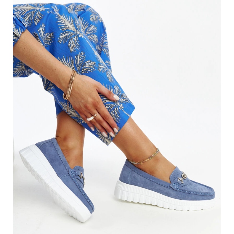 Scarpe in pelle blu con fibbia decorativa 1